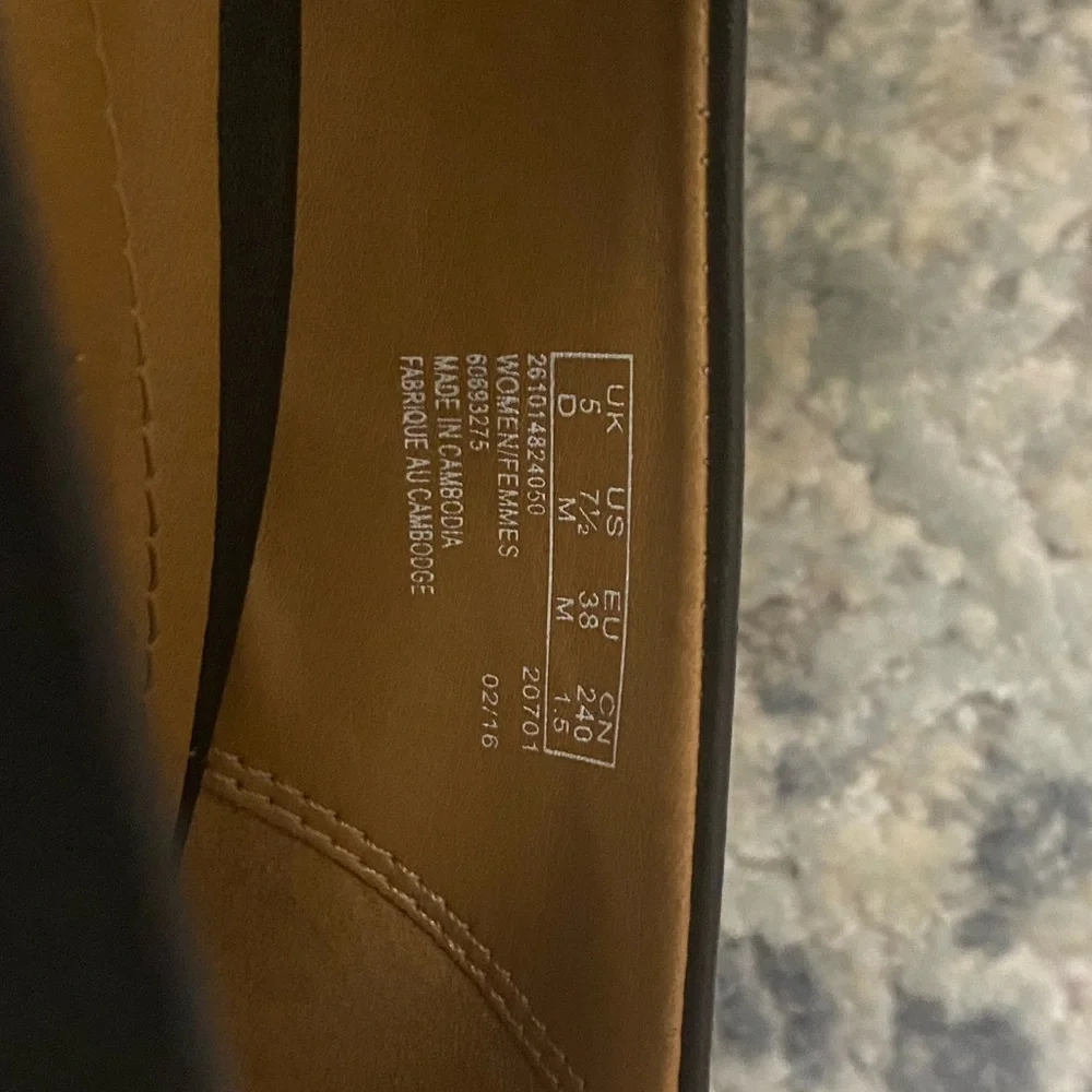NWT Clark's Brier Dolly leather heels in black